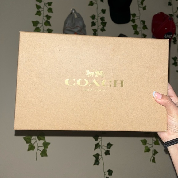 SOLD DO NOT BUY‼️‼️COACH red wristlet❤️ - Picture 2 of 4